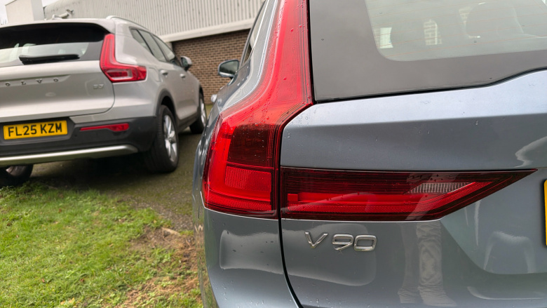 Volvo V90 2.0 T4 Momentum Plus 5dr Geartronic Petrol Estate